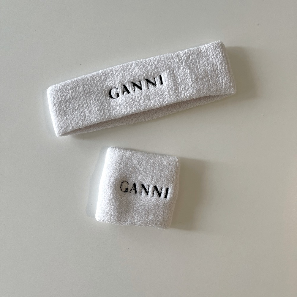 Ganni terry headband and wrist band from SS15 runway show